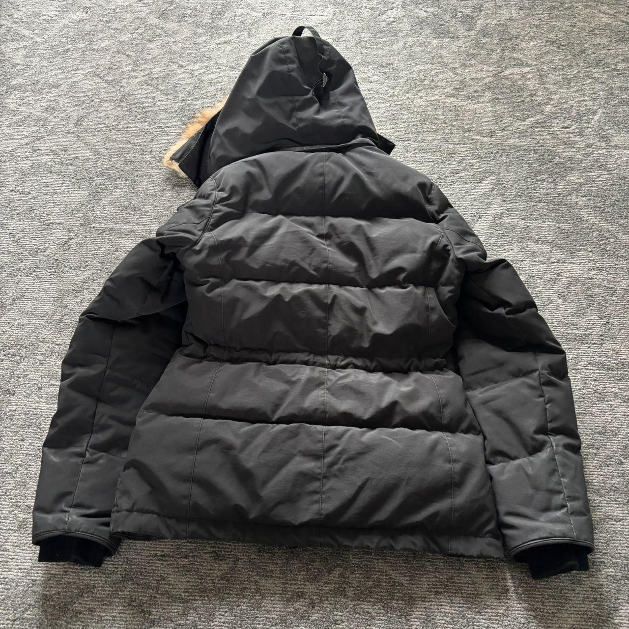 Canada Goose womens black chelsea parka down coat size small