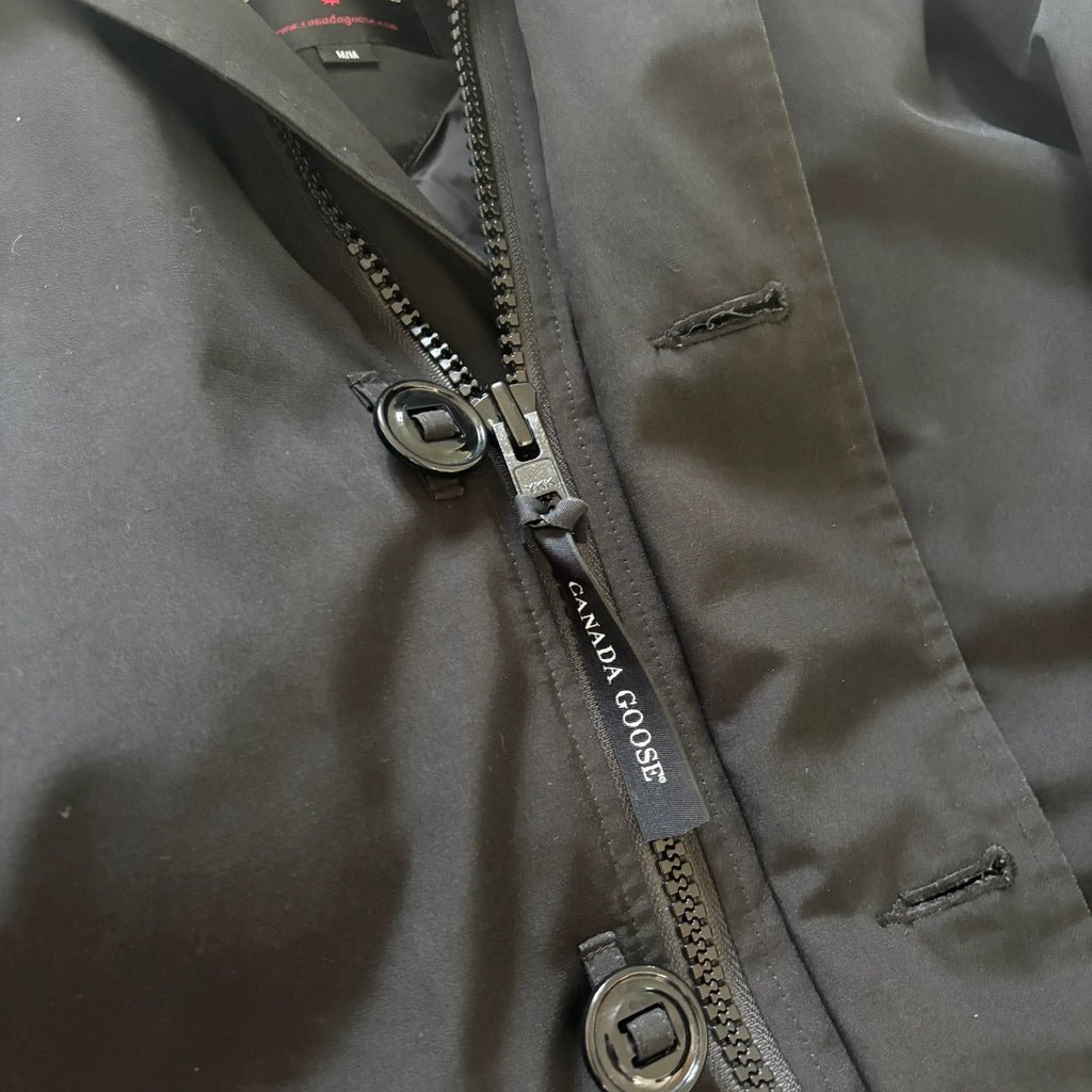 Canada Goose mens black chateau parka down coat size medium