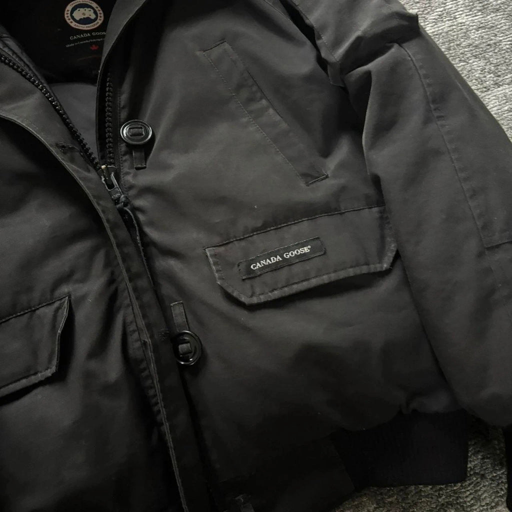 Canada Goose womens black chilliwack parka down coat size large
