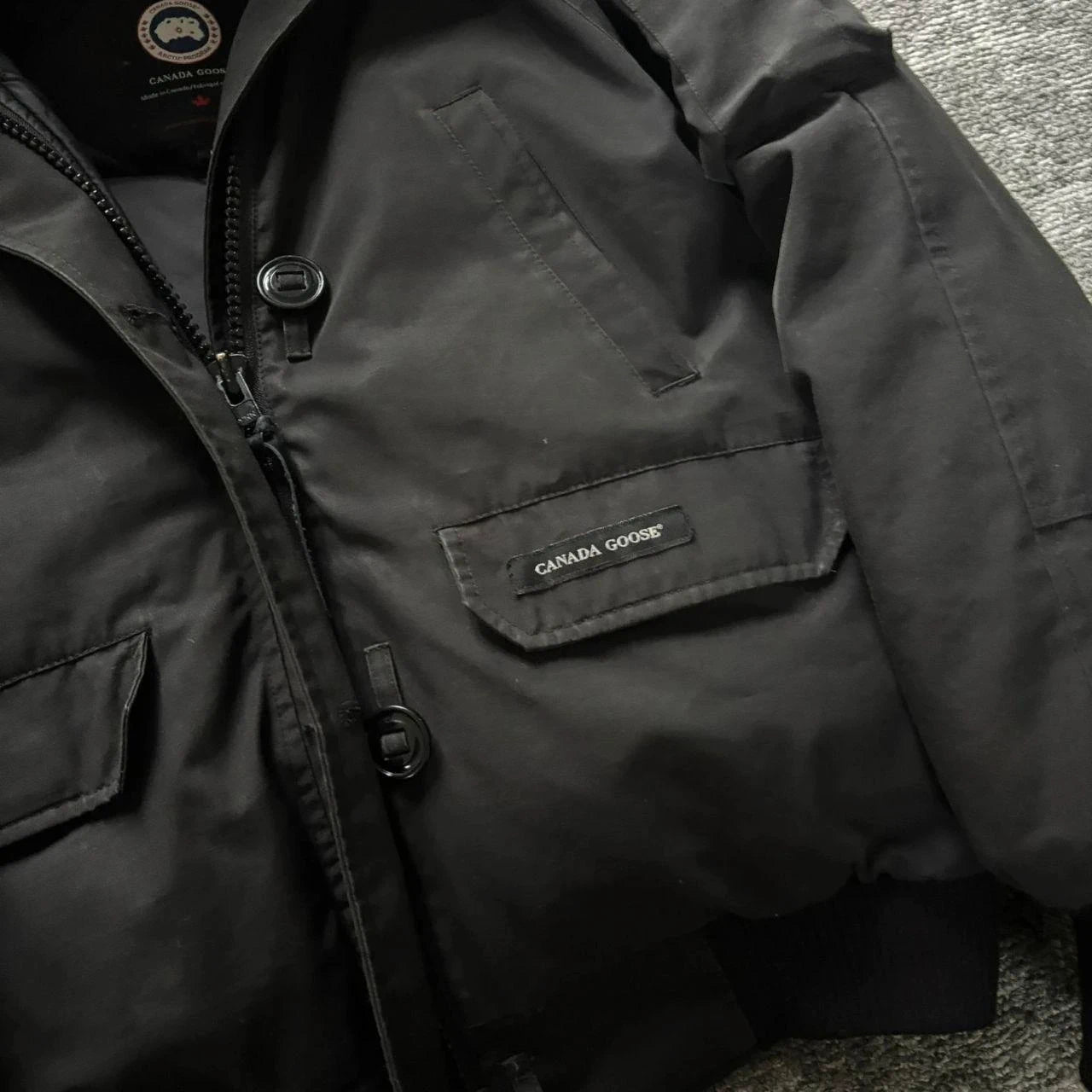 Canada Goose womens black chilliwack parka down coat size large