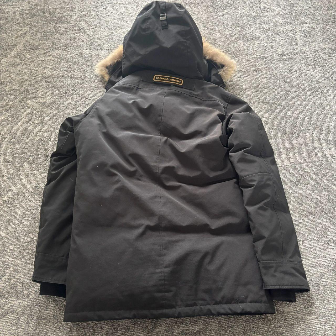 Canada Goose mens black chateau parka down coat size medium