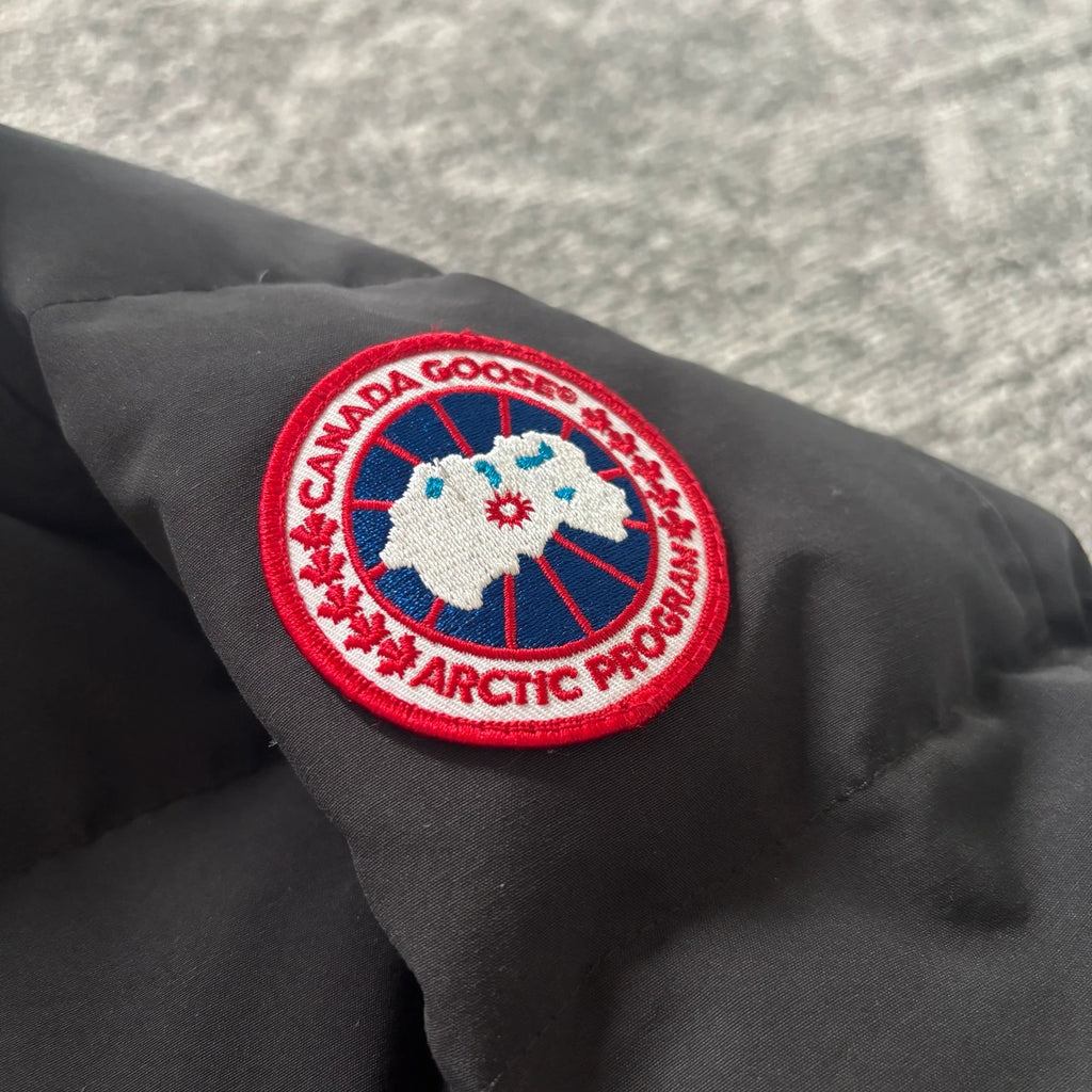 Canada Goose mens black carson parka down coat size medium