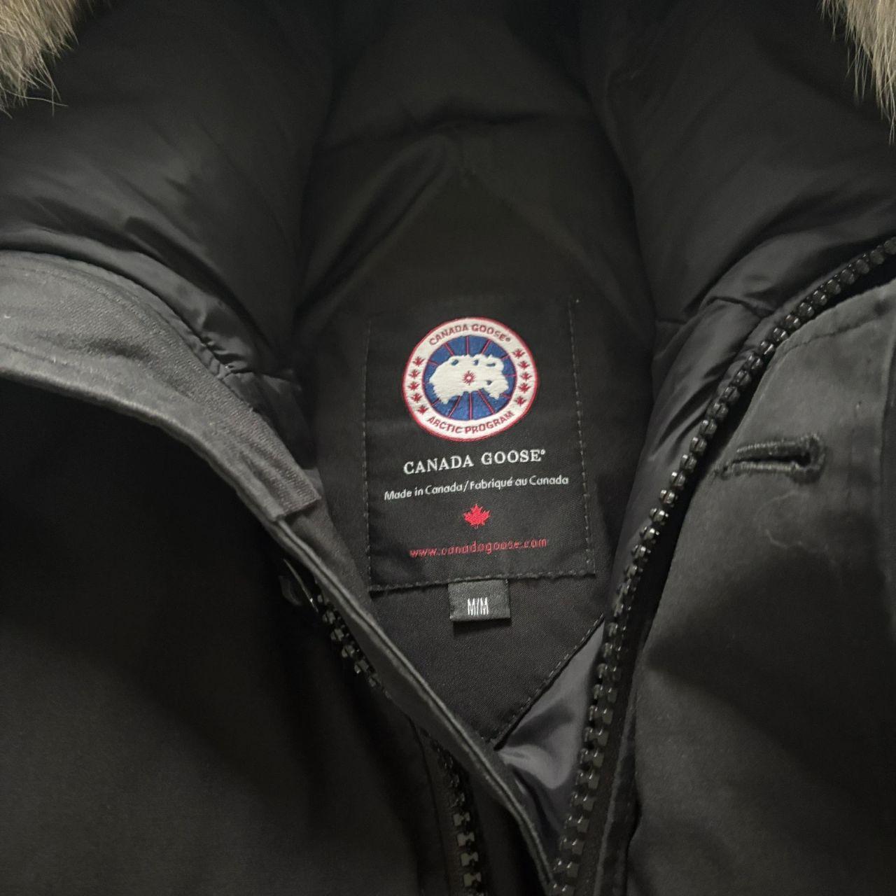 Canada Goose mens black chateau parka down coat size medium