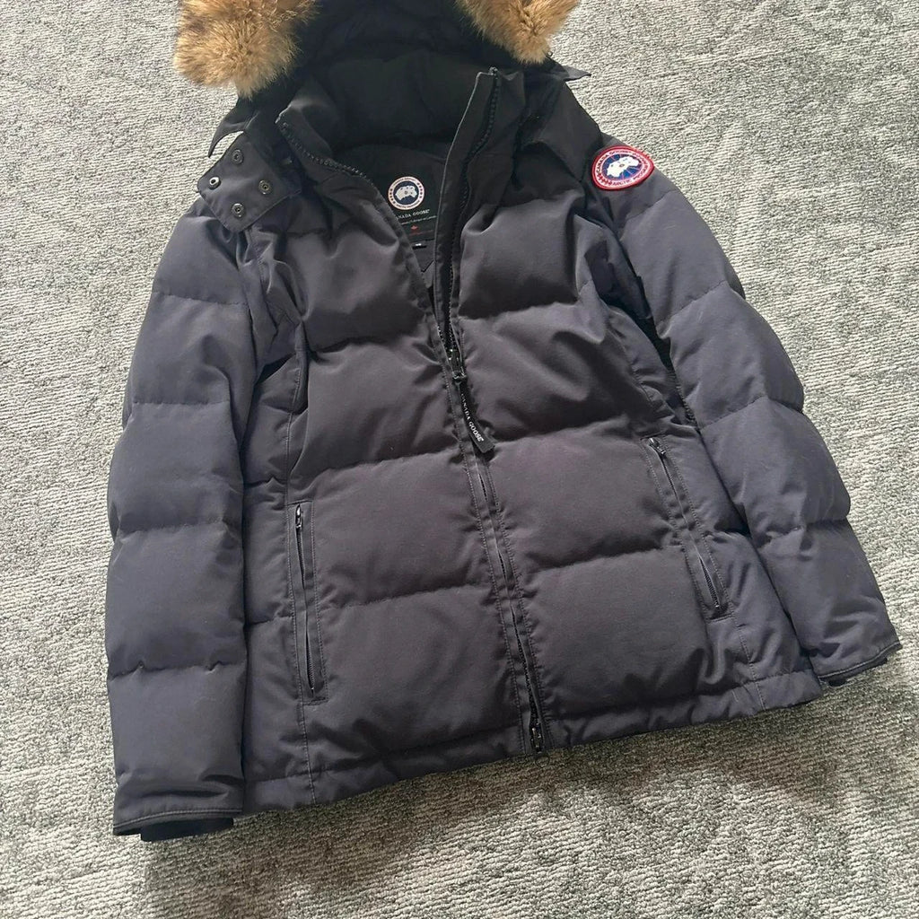 Canada Goose womens navy chelsea parka down coat size medium