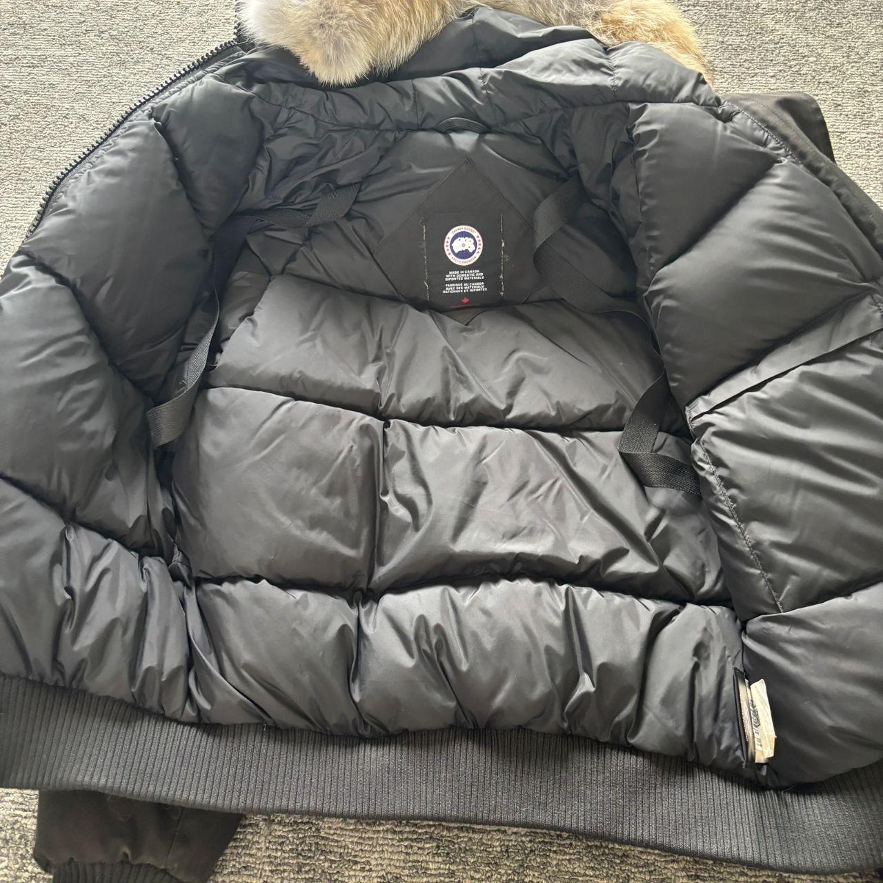 Canada Goose womens black chilliwack parka down coat size small