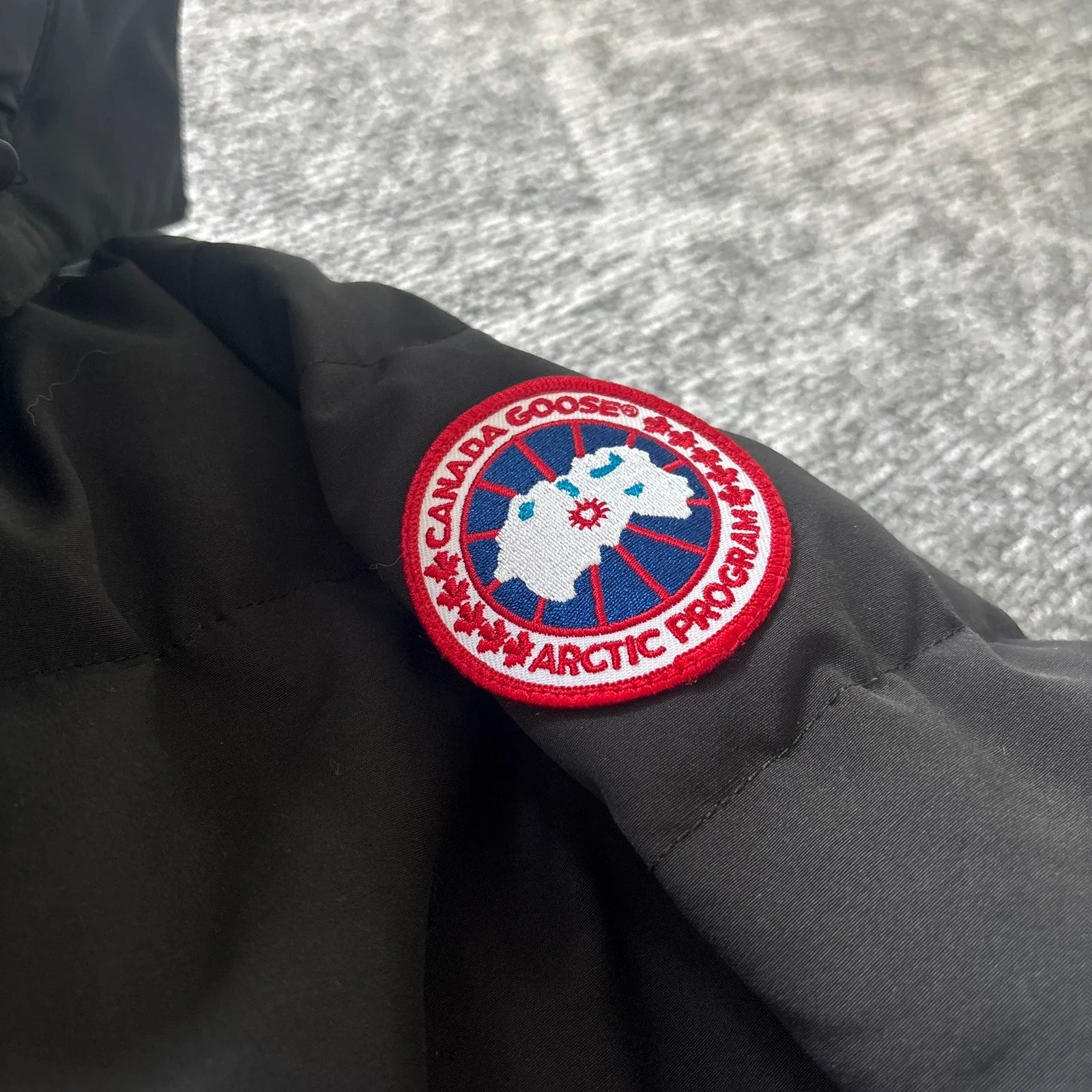 Canada Goose womens black chelsea parka down coat in size xs