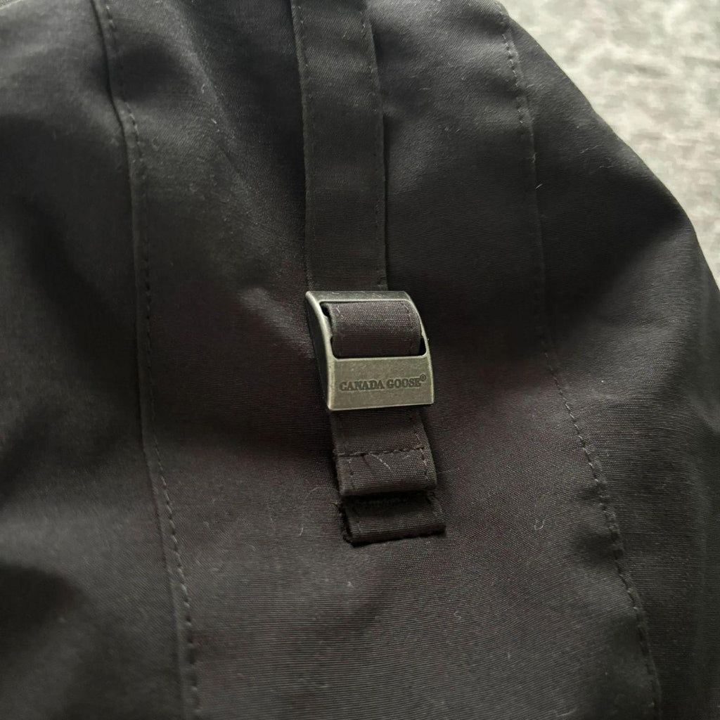 Canada Goose womens black chelsea parka down coat size small