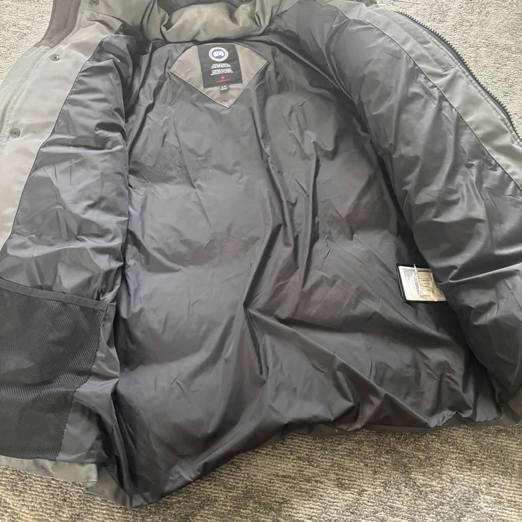 Canada Goose mens Wyndham grey winter parka down coat size XL
