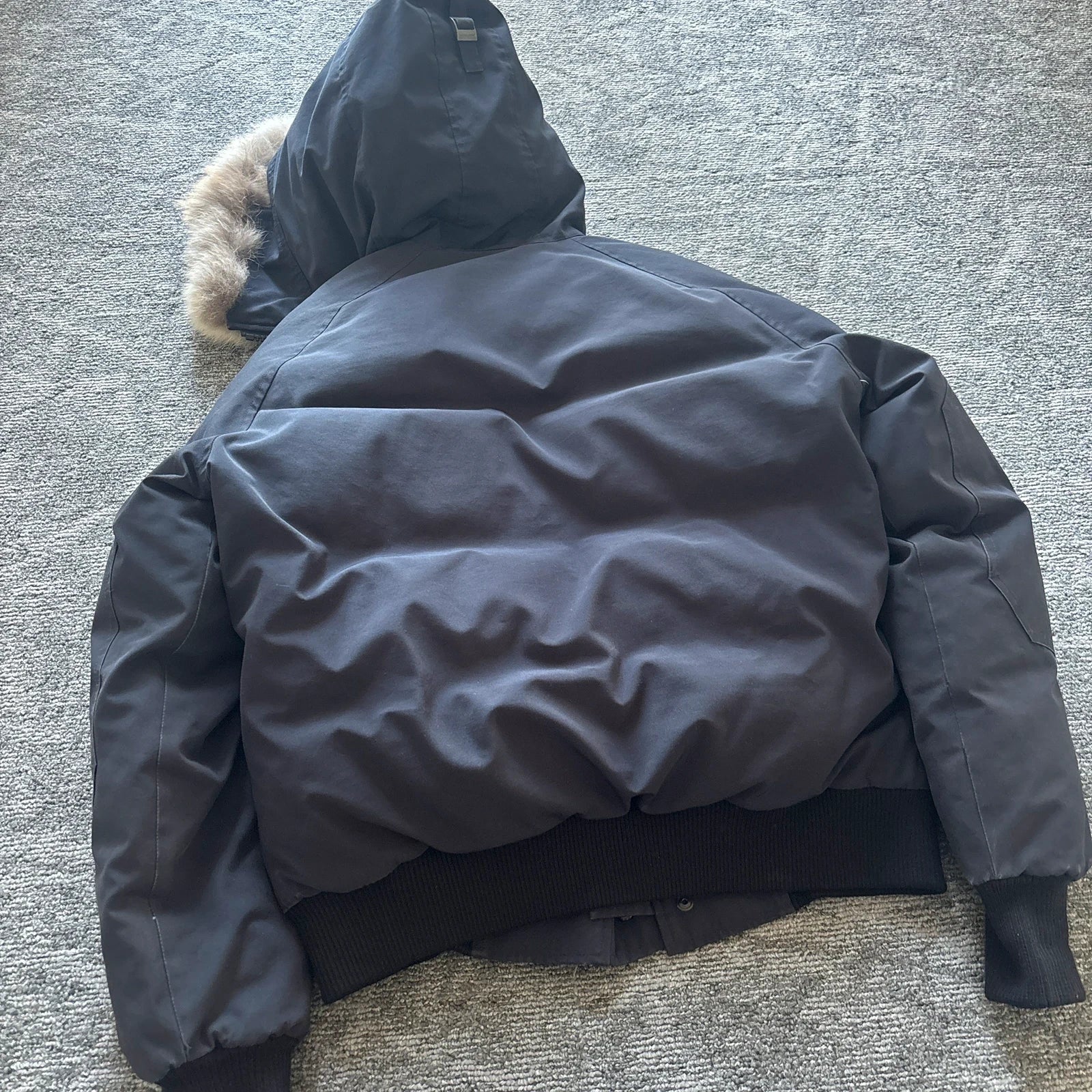 Canada Goose mens navy chilliwack parka down coat in size medium