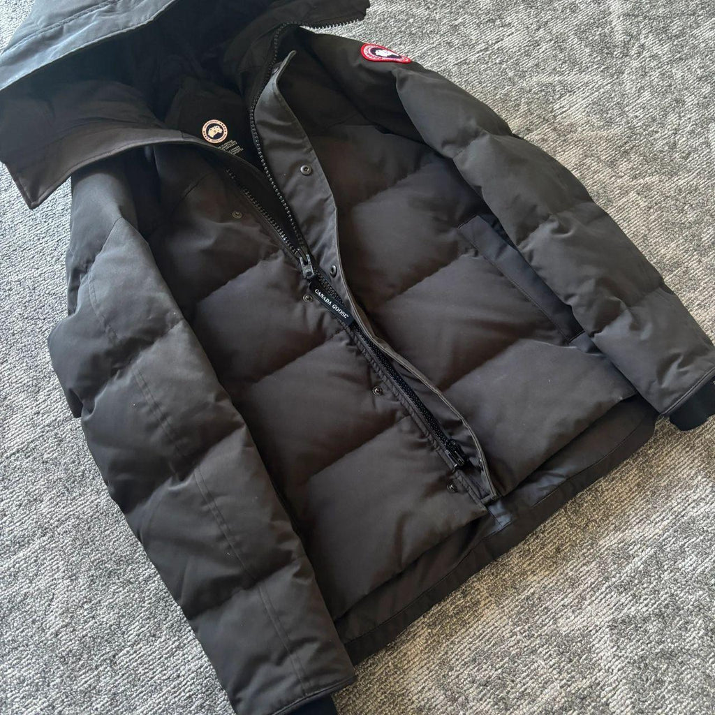 Canada Goose mens macmillan black winter parka down coat in size medium